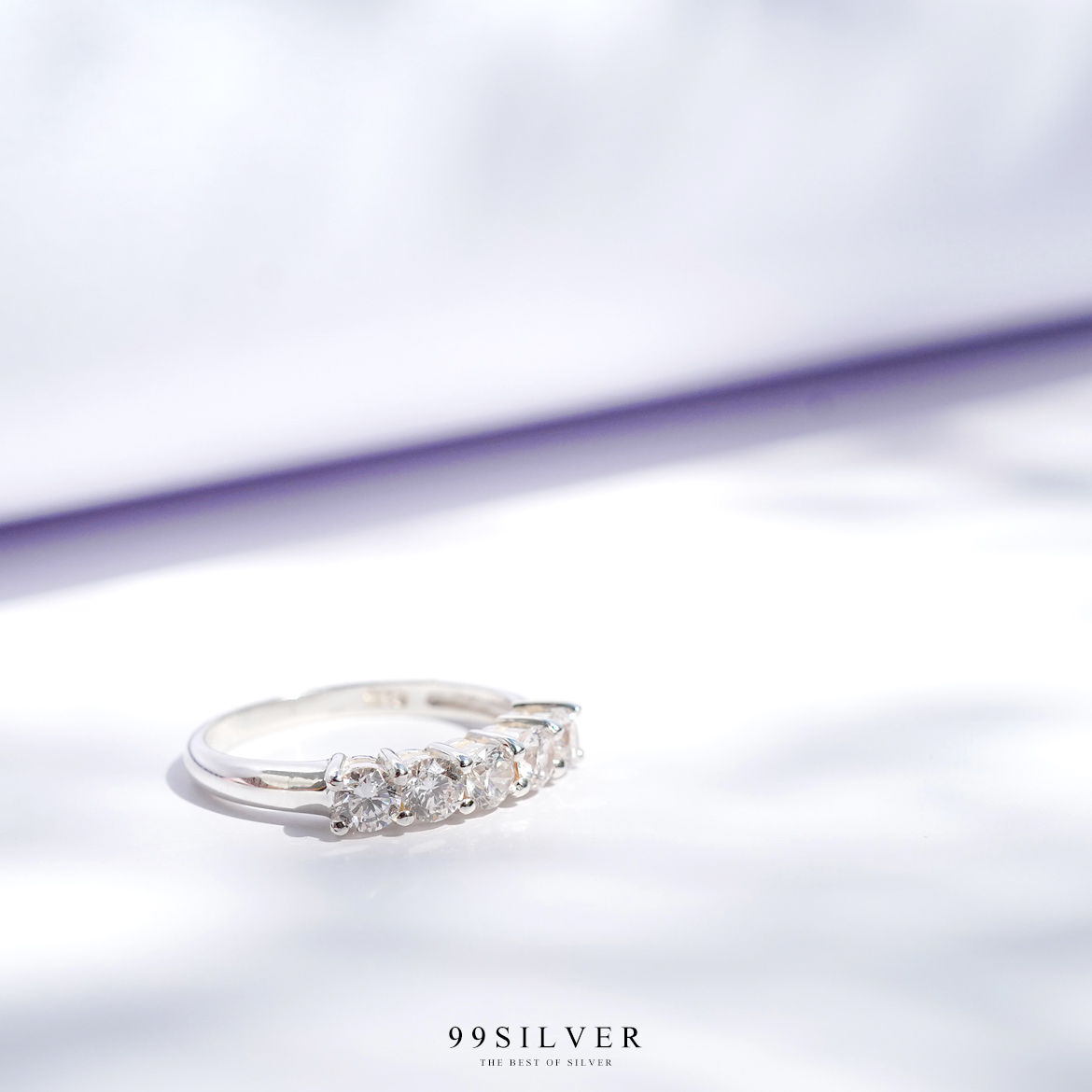 แหวนเงินแท้ ประดับเพชร CZ Swiss แท้ขนาด 3.5 มิลลิเมตร 5 เม็ดชู