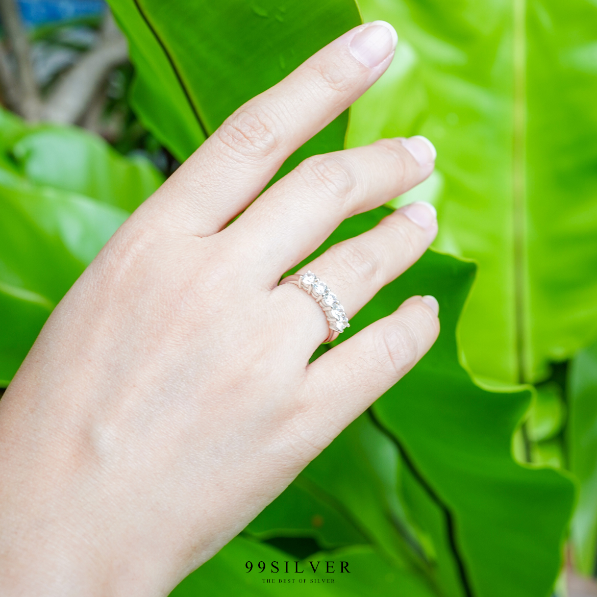 แหวนเงินแท้ ประดับเพชร CZ Swiss แท้ขนาด 3.5 มิลลิเมตร 5 เม็ดชู