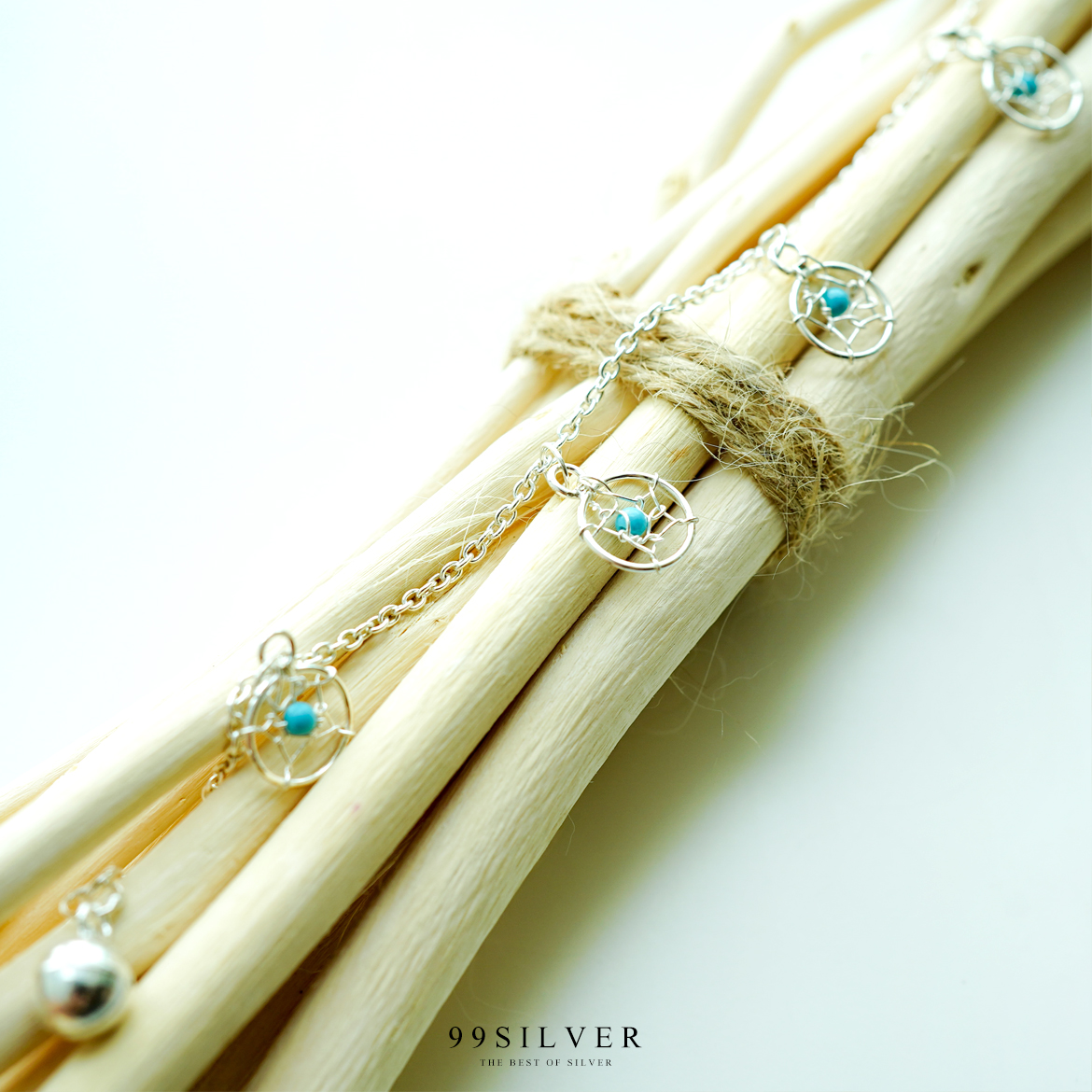 สร้อยข้อมือตาข่ายดักฝัน Dream Catcher ปลายสร้อยมีกระดิ่งมีเสียงเล็กน้อยน่ารักกำลังดี