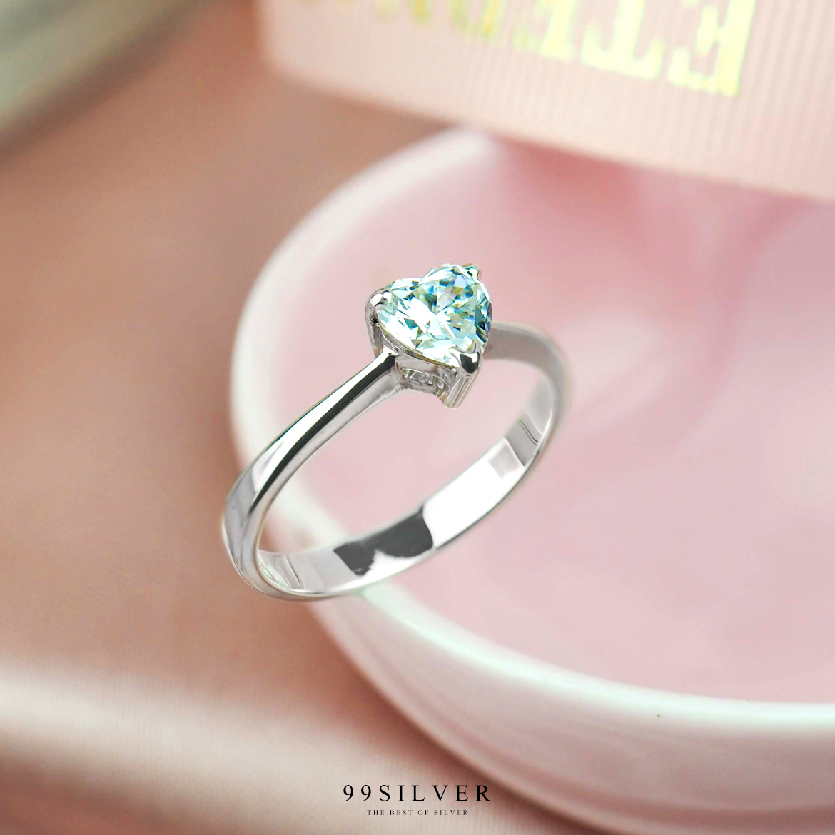 แหวนเงินแท้เพชรพิเศษรูปหัวใจ เล่นแสงสวย ก้านทรงอิตาลี โค้งไล่ระดับสวยงาม