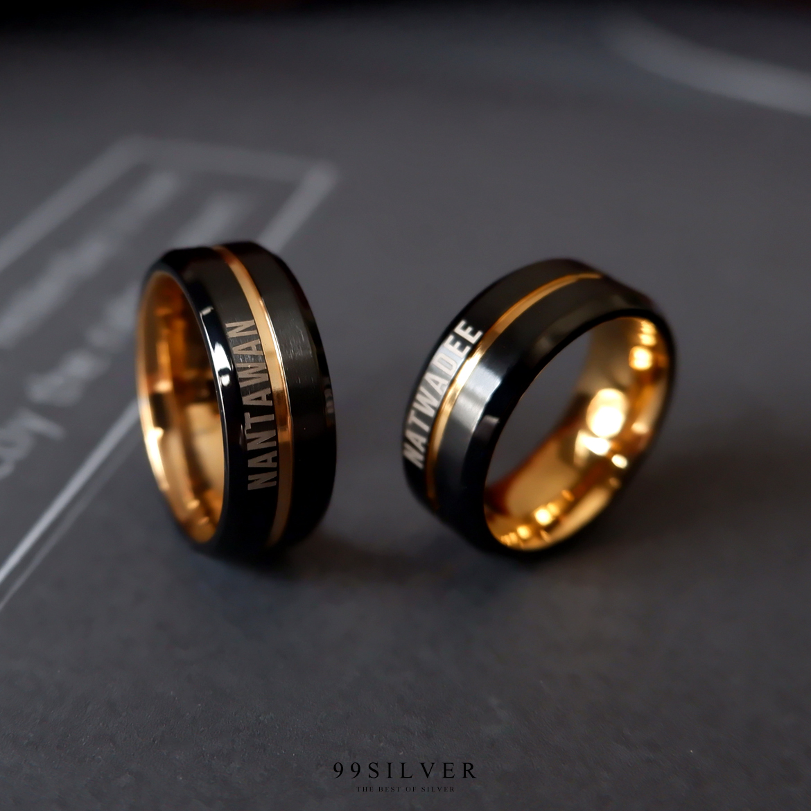 แหวนสแตนเลส Gold Black ไทเทเนี่ยม หน้ากว้าง 7 มิล ผิวเรียบปัดด้านแฮร์ไลน์