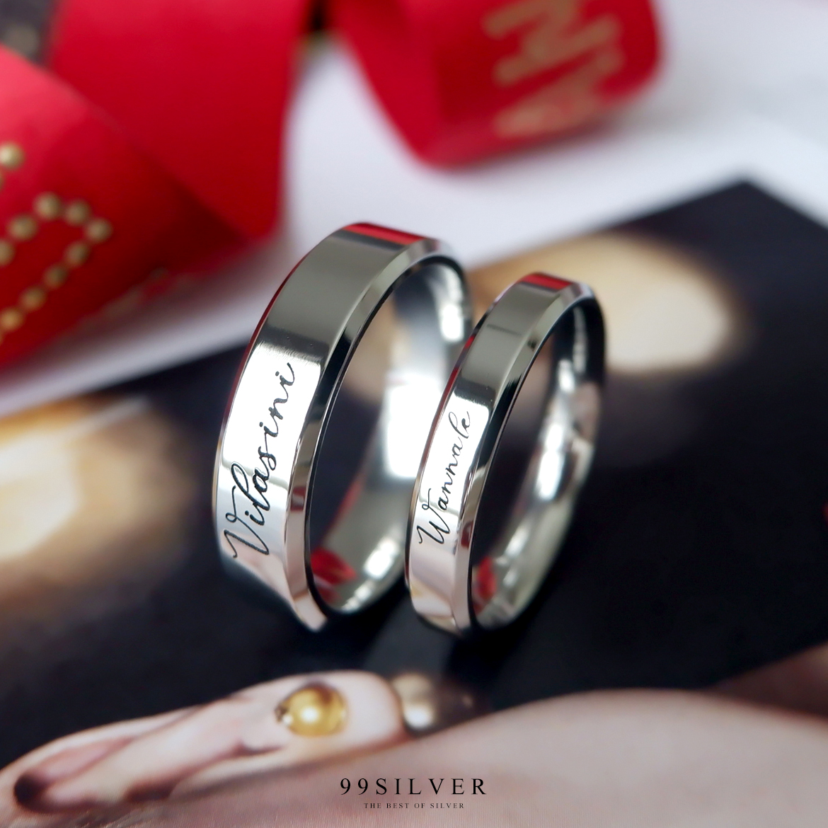 แหวนคู่ สแตนเลสแท้หน้ากว้าง 4 และ 6 มิลลิเมตร ขอบลดมุมตัด เรือนสีเงิน