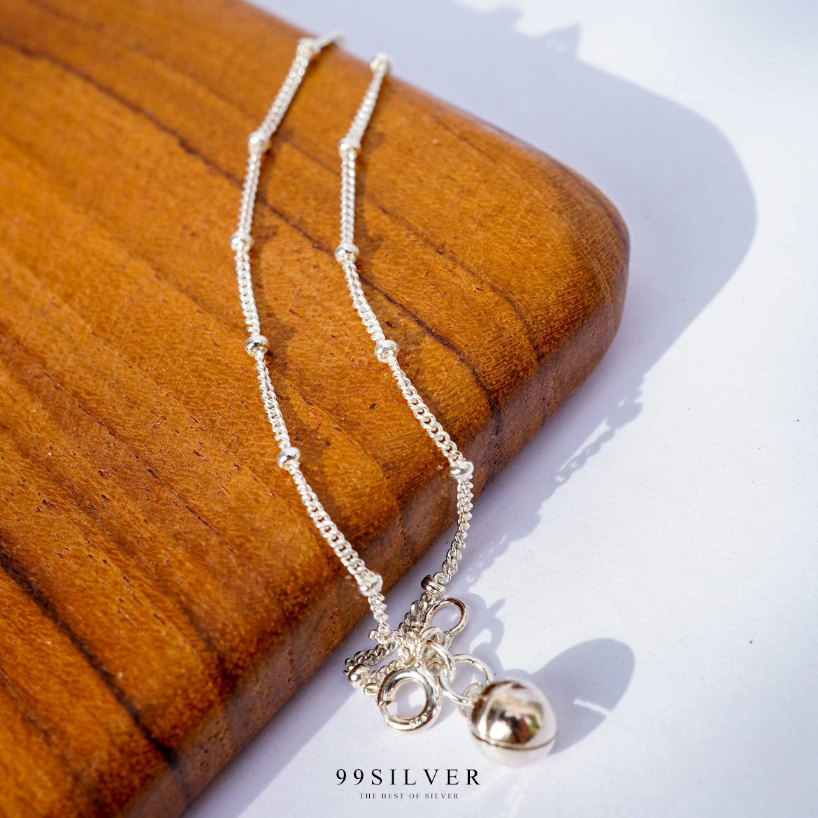 สร้อยข้อเท้าเงินประดับเม็ดกลมจิ๋ว เรียบๆน่ารัก ปลายสร้อยประดับกระดิ่ง กระดิ่งมีเสียงเล็กน้อยกำลังน่ารัก