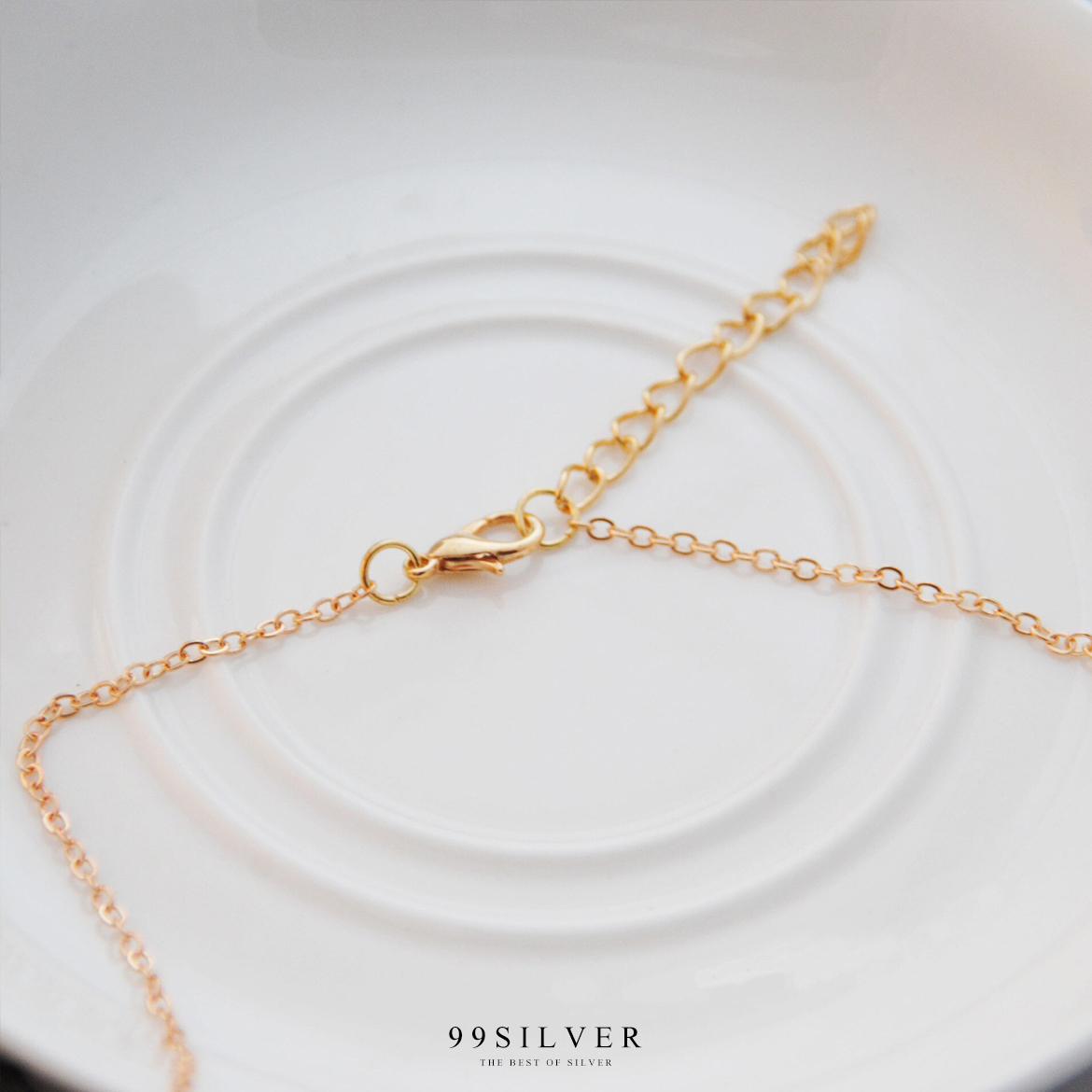 สร้อยคอสแตนเลสพร้อมจี้หัวใจจิ๋ว จี้เป็นชาร์มร้อยสร้อยผ่านกลาง สามารถสลักอักษรได้