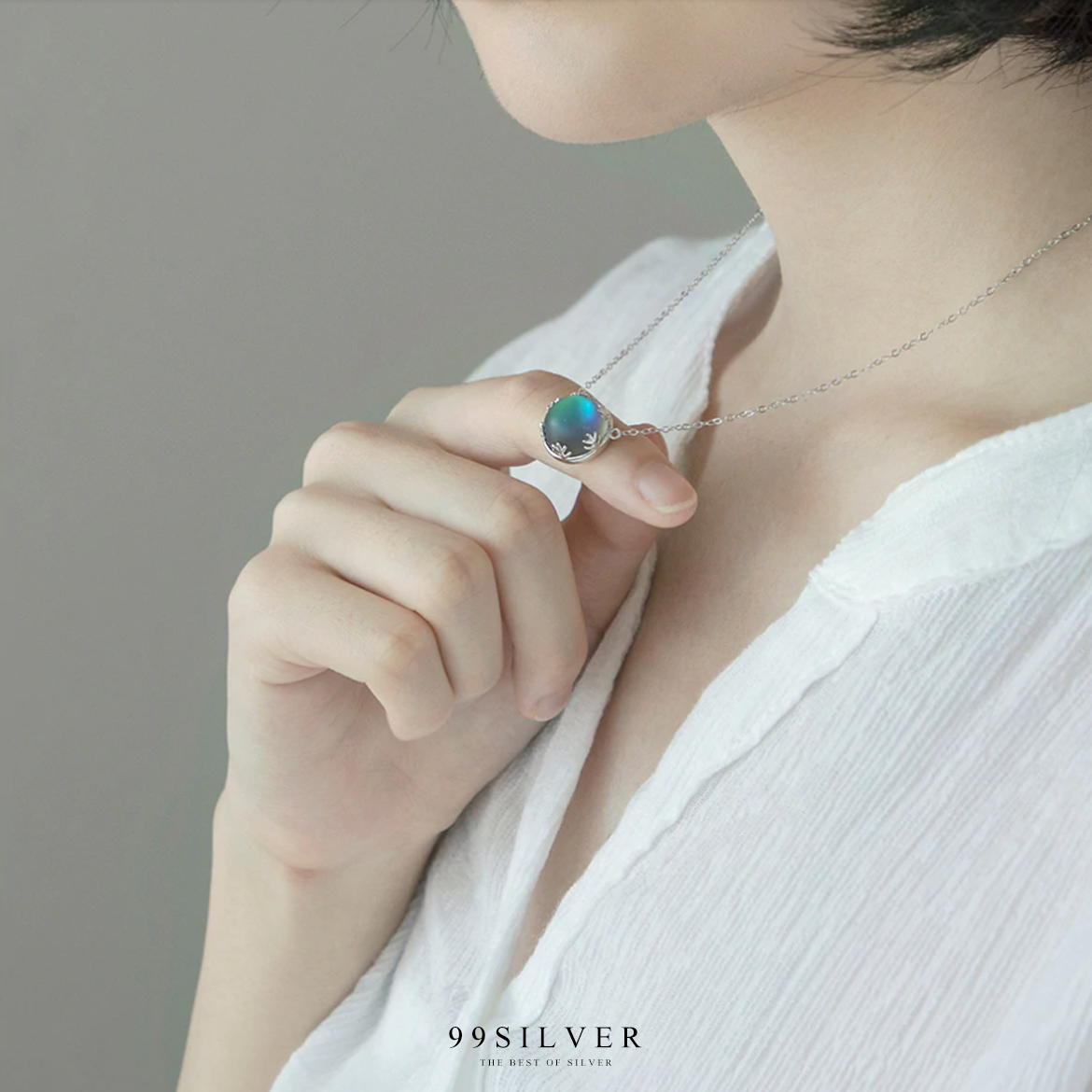 จี้ Aurora พร้อมสร้อยเงินแท้ ประดับหินฮาโล่ส่องแสงเป็นแสงเหนือและสีท้องฟ้าขั้วโลกเหนือ