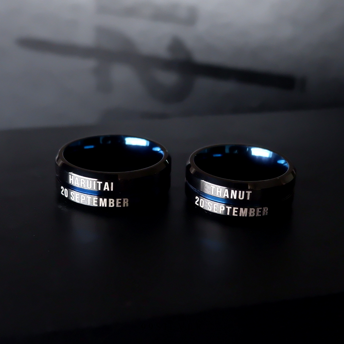 แหวนสแตนเลส Blue Black ไทเทเนี่ยม หน้ากว้าง 6 มิล ผิวเรียบปัดด้านแฮร์ไลน์