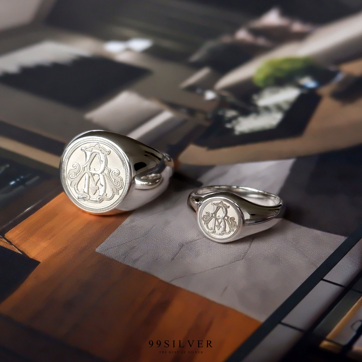 แหวนคู่รักแบบ Signet Ring ออกแบบได้เองตามที่ต้องการ ตัวเรือนหน้ากลม 8 และ 14 มม.