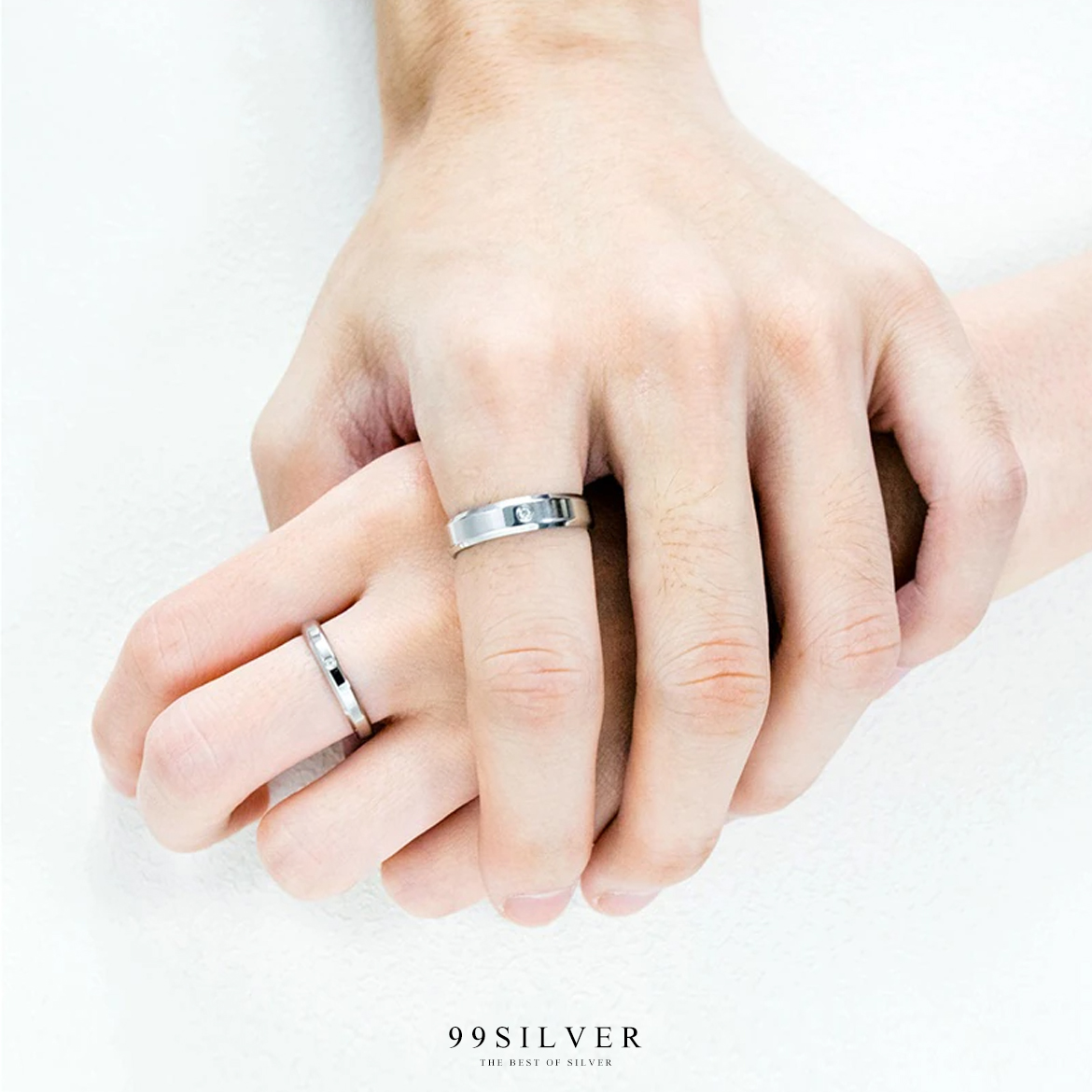 แหวนคู่รักสแตนเลส ตัวเรือนหน้ากว้าง 3 และ 5 มิลลิเมตร ฝังเพชร Cz Swiss วงละ 1 เม็ด