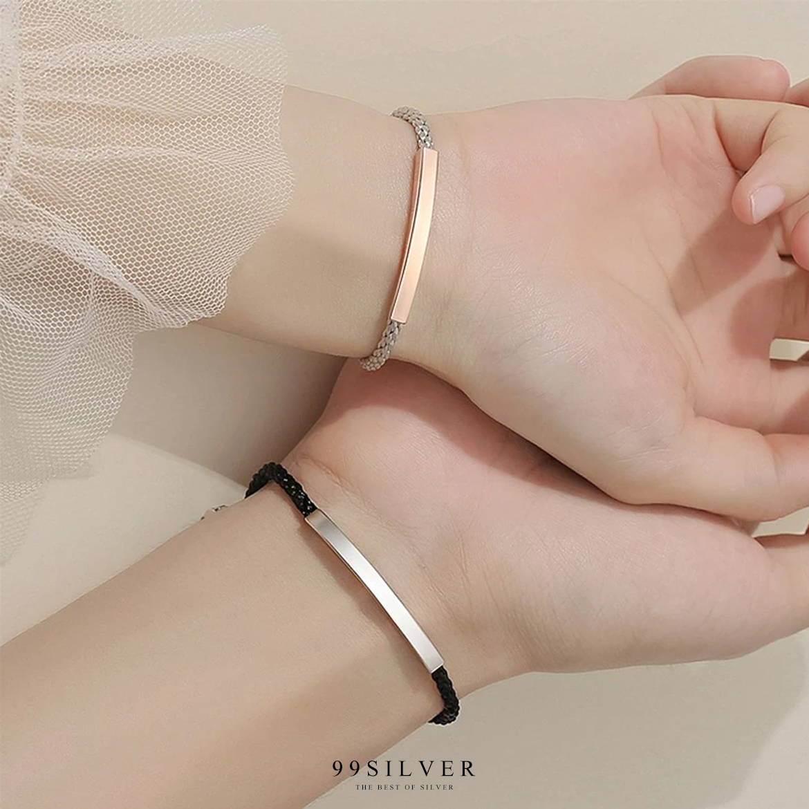 สร้อยข้อมือคู่รัก เชือกมิลานอย่างดี หน้าสแตนเลสแท้สลักชื่อได้ พร้อมปลายเชือกเข้าปมอย่างดี