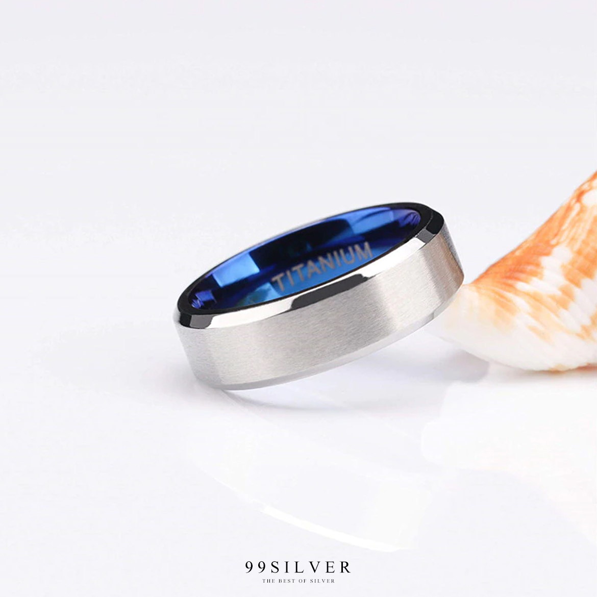 แหวนไทเทเนี่ยมแท้ ข้างในวงเคลือบด้วย Blue Titanium ผิวนอกปัดด้าน หน้าแหวน 6 มม.