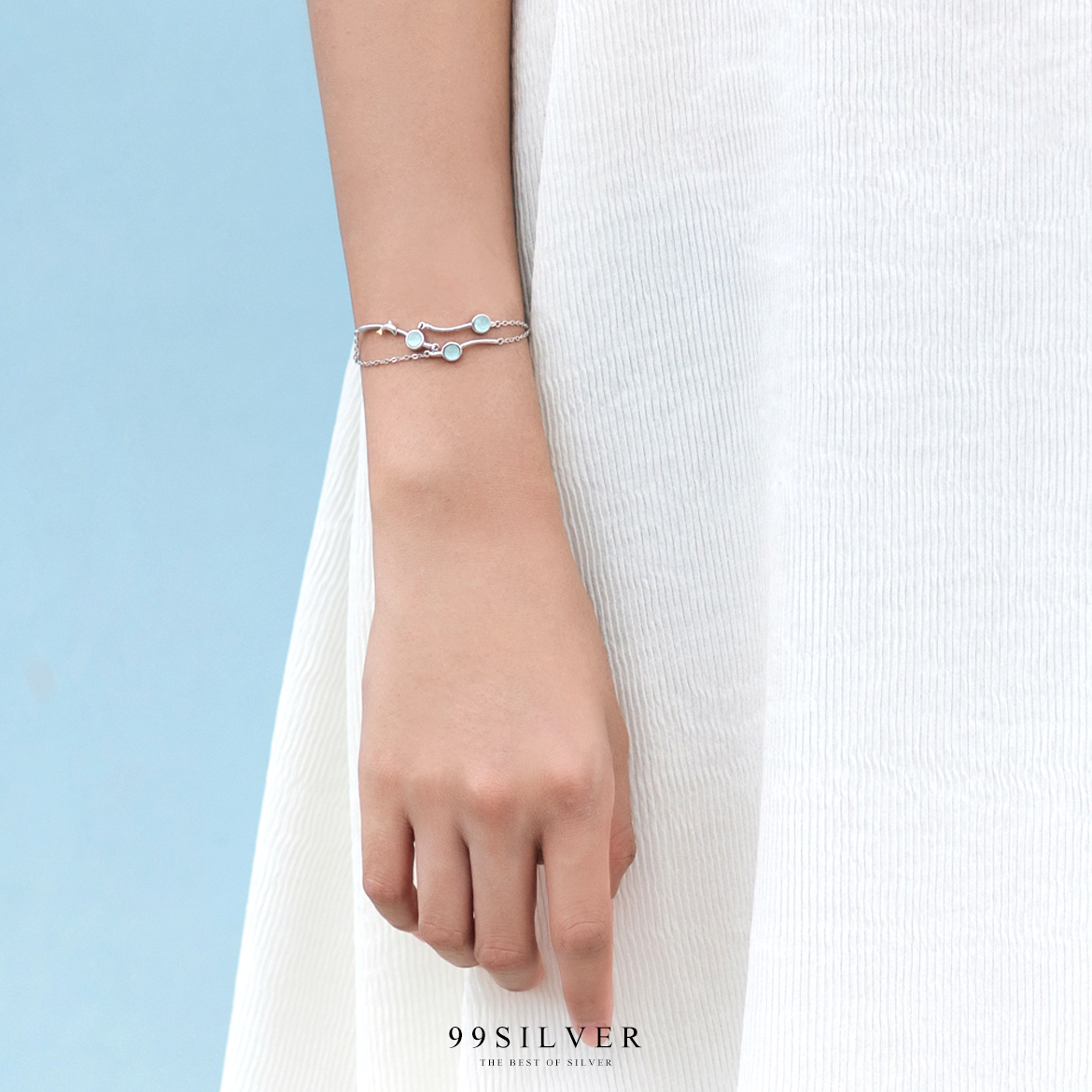 สร้อยข้อมือแห่งท้องทะเล ทำเหมือนเป็นฟองอากาศจากปลาโลมาเวลาเปล่งเสียงร้องเพลง