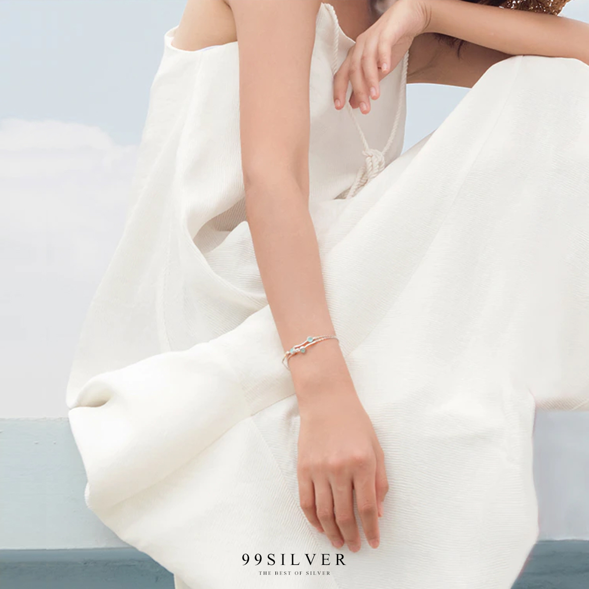 สร้อยข้อมือแห่งท้องทะเล ทำเหมือนเป็นฟองอากาศจากปลาโลมาเวลาเปล่งเสียงร้องเพลง