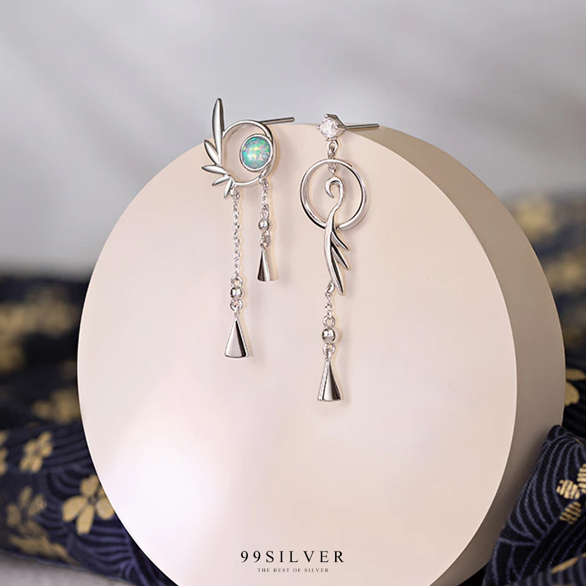 ต่างหูนกฟรามิงโก้ (Green Heron) สัตว์ในตำนานแห่งตะวันออก ประดับหิน Opal