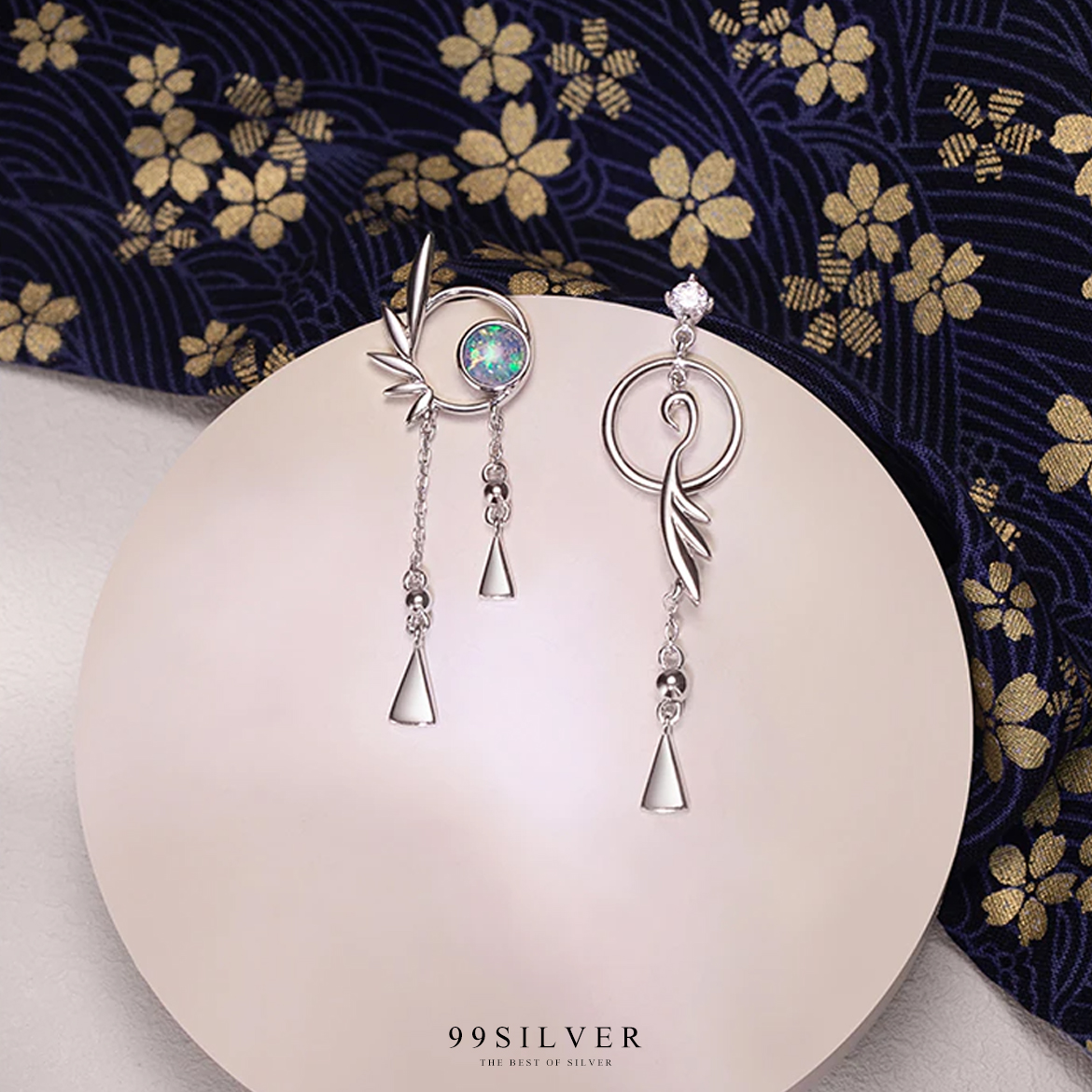 ต่างหูนกฟรามิงโก้ (Green Heron) สัตว์ในตำนานแห่งตะวันออก ประดับหิน Opal