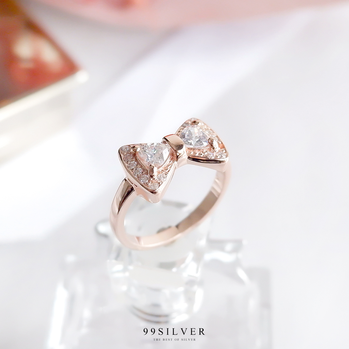 แหวนโบว์ประดับเพชร Cz swiss แท้ เจียระนัยเป็นทรงเดียวกับโบว์ล้องด้วยเม็ดเล็กน่ารัก