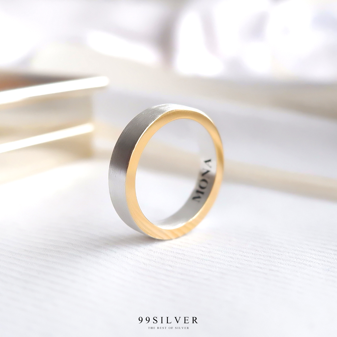 แหวน Silver Gold Edge เคลือบขอบแหวน ด้านนอกและด้านในผิวเงินด้านแฮร์ไลน์