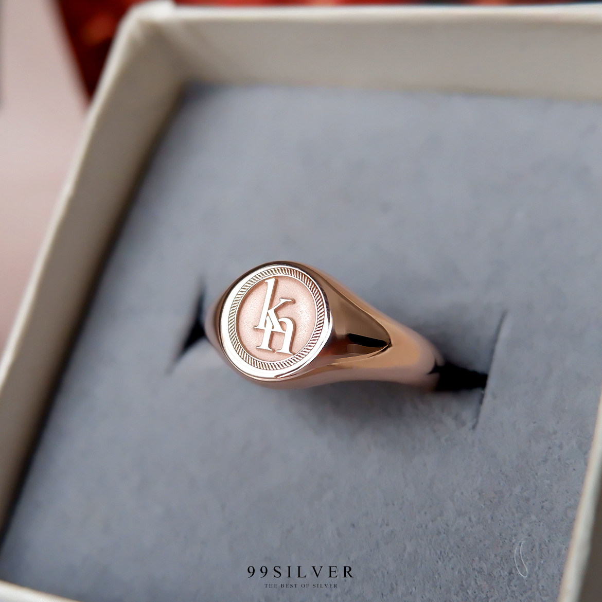 แหวน Signet Ring ออกแบบได้เองตามที่ต้องการ ตัวเรือนหน้ากลม 8x8 มิลลิเมตร