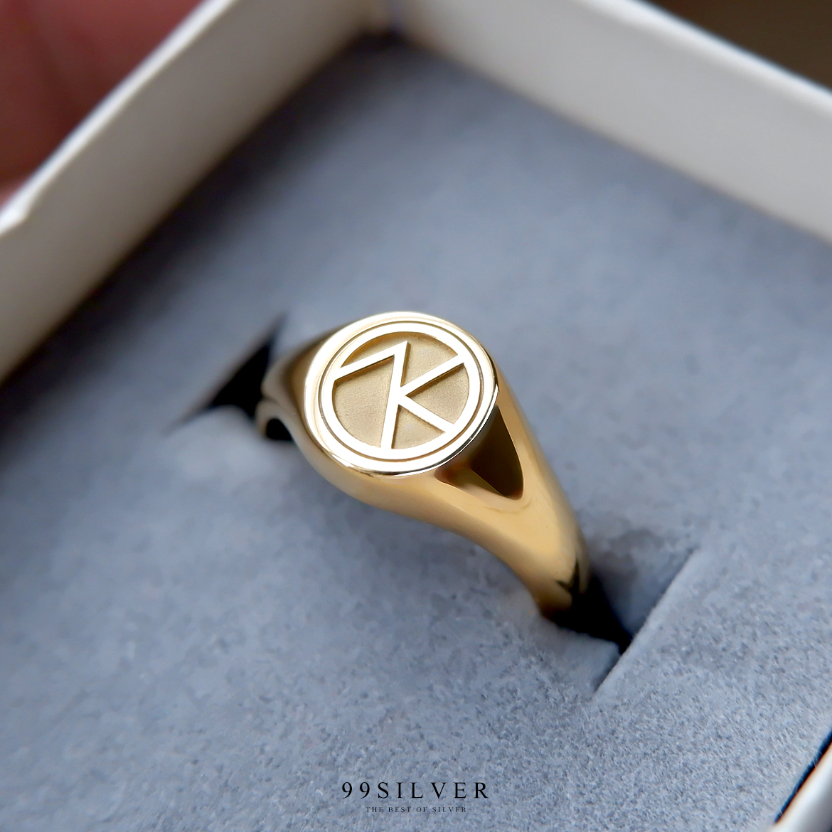 แหวน Signet Ring ออกแบบได้เองตามที่ต้องการ ตัวเรือนหน้ากลม 8x8 มิลลิเมตร