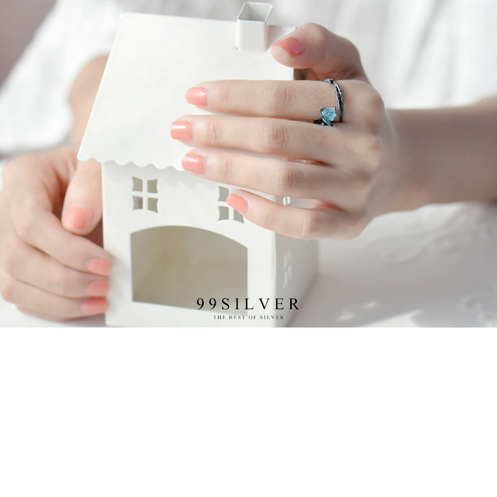 แหวนดอกกุหลาบ แกะจาก Blue Crystal แท้ ตัวเรือนเงินแท้ชุบ black Rutenium