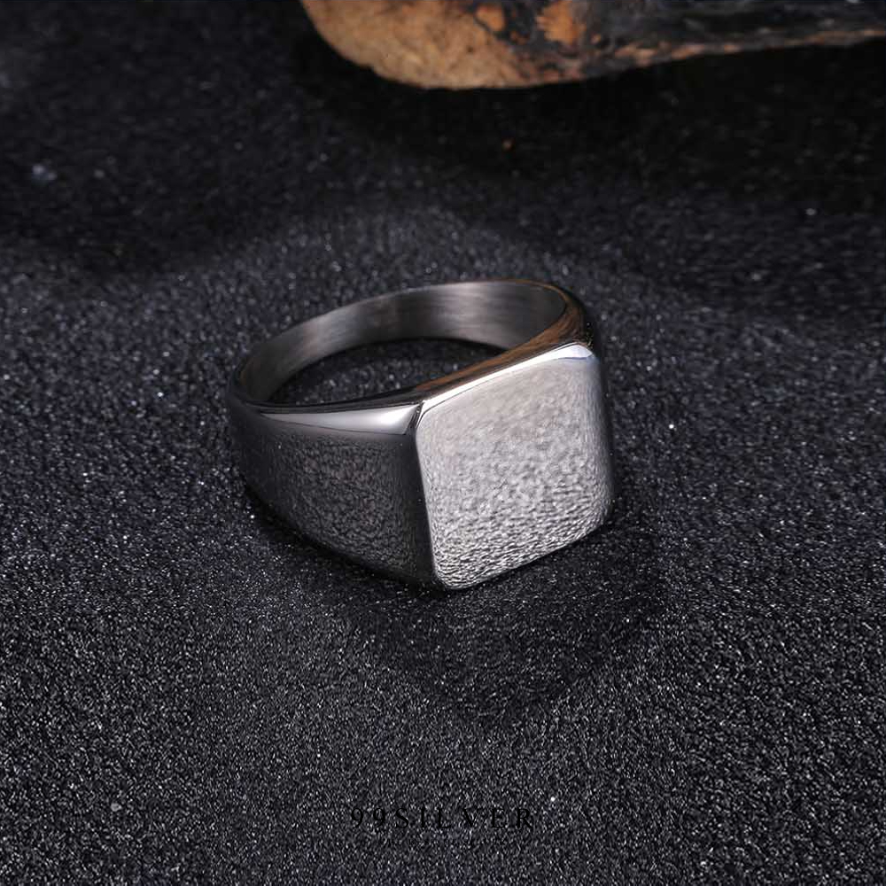 แหวน Signet Ring เนื้อแตนเลสแท้ผิวเงาวาว ขอบลบมุม หน้าแหวน 15x17 มม.