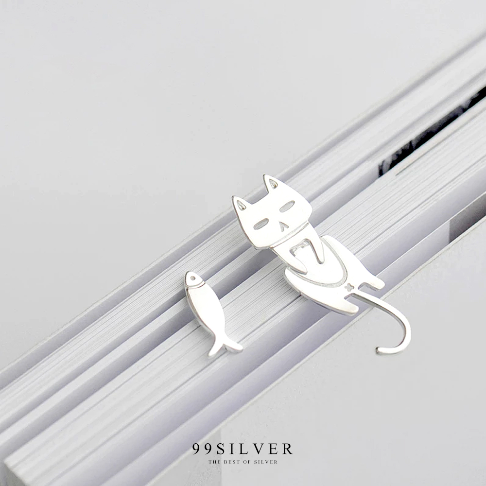 ต่างหูแมว แบบแมวห้อยตัวน่ารักๆ อีกข้างเป็นปลาย่าง เก๋ๆ ตัวเรือนเงินแท้