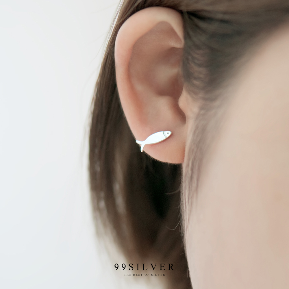 ต่างหูแมว แบบแมวห้อยตัวน่ารักๆ อีกข้างเป็นปลาย่าง เก๋ๆ ตัวเรือนเงินแท้