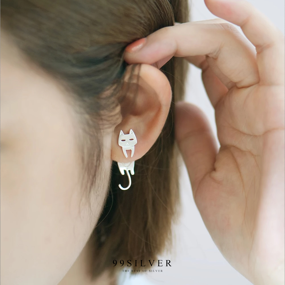 ต่างหูแมว แบบแมวห้อยตัวน่ารักๆ อีกข้างเป็นปลาย่าง เก๋ๆ ตัวเรือนเงินแท้