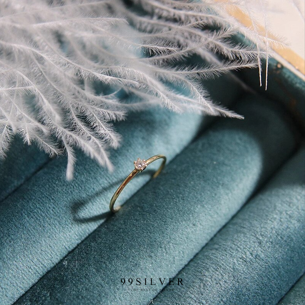 แหวนเงินแท้ 1 มิลลิเมตรประดับเพชร 1 เม็ดจิ๋ว ฝังแบบ6 เตย น่ารัก