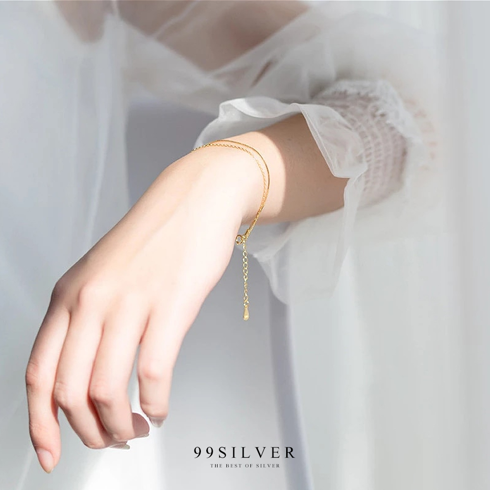 สร้อยข้อมือ Charm CROSS เป็นทรงโซ่จิ๋วสองเส้นใส่หวานๆตัวเรือนเงินแท้ชุบทอง