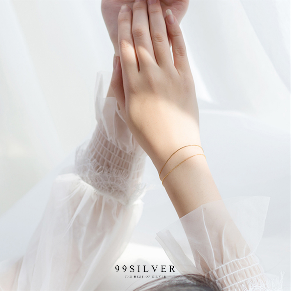 สร้อยข้อมือ Charm CROSS เป็นทรงโซ่จิ๋วสองเส้นใส่หวานๆตัวเรือนเงินแท้ชุบทอง