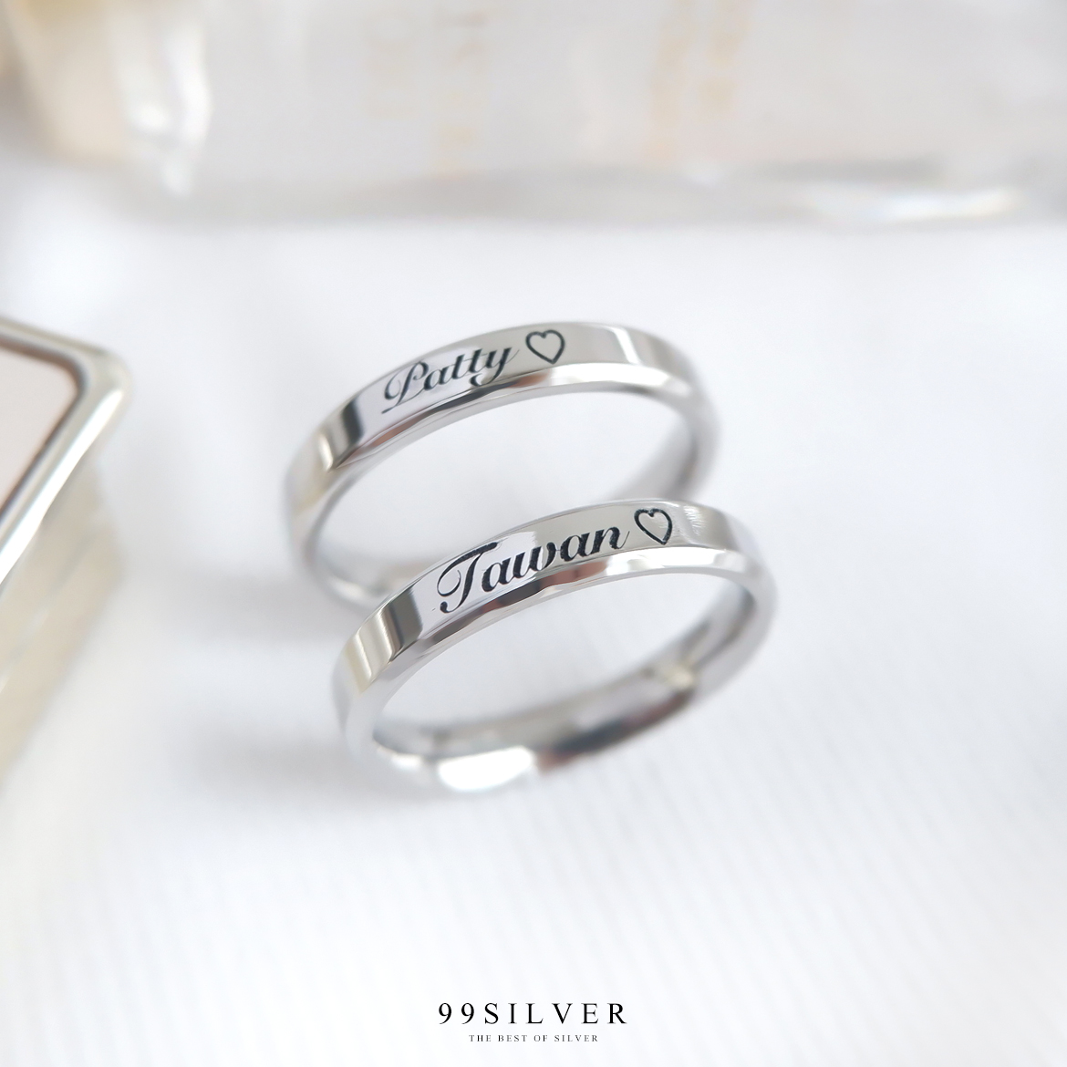 แหวนสแตนเลสแท้หน้ากว้าง 4 มิลลิเมตร ขอบลดมุมตัดสวยงาม ตัวเรือนสีเงินเงา