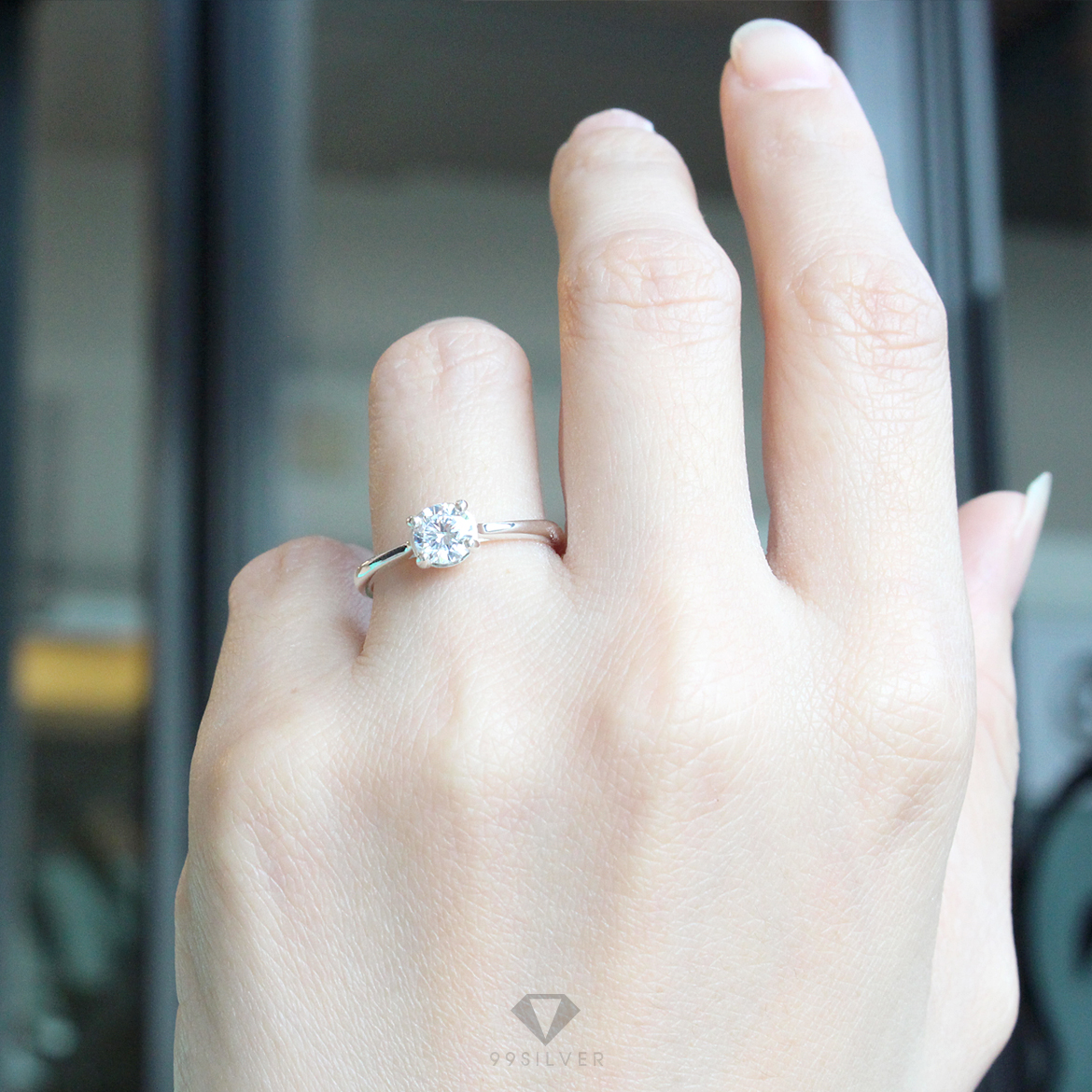 แหวนคู่รัก เพชรชู 5 มม. ก้านอิลาลี และวงผู้ชายหน้ากว้าง 5 มม. ตัวเรือนลดขอบฝังเพชร