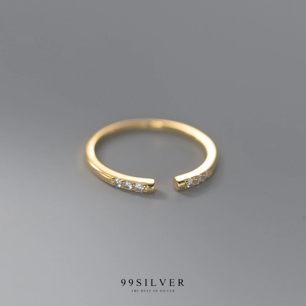 แหวนเพชร Equisite ตัวเรือนเงินแท้ ปลายเพชรข้างละ 3 เม็ด แบบ Free size 