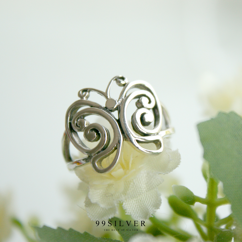 แหวนผีเสื้อแบบปีกโค้งเจาะลายโปร่ง ตัวเรือนเงินแท้ขัดเงาสวยงาม