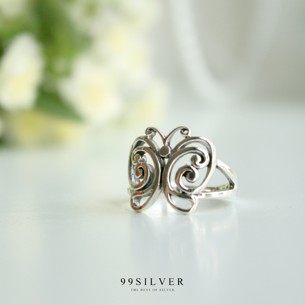 แหวนผีเสื้อแบบปีกโค้งเจาะลายโปร่ง ตัวเรือนเงินแท้ขัดเงาสวยงาม