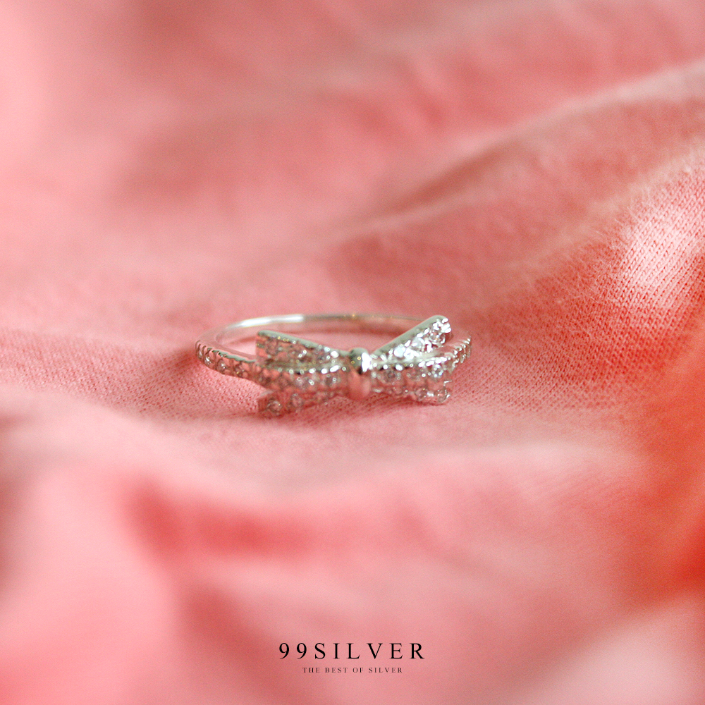 แหวนโบว์ประดับเพชร Cz swiss แท้ เป็นเพชรเม็ดเล็กๆล้อมหน้าเรือนและก้านแหวน