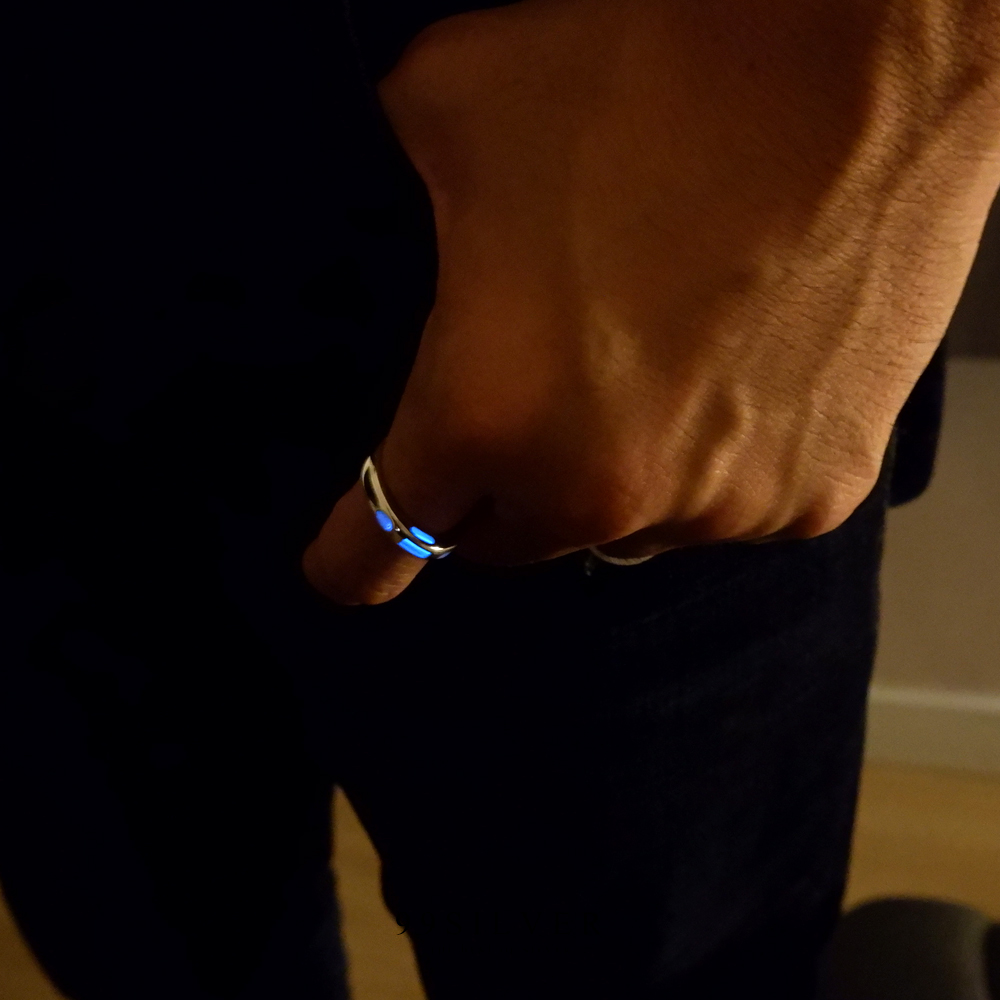 แหวนทริเทรี่ยม (Tritium) สารเรืองแสง ฝังลงตัวเรือนเงินแท้หน้าแหวน 4 มม แบบโค้ง