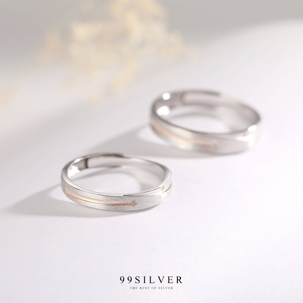 แหวนคู่รัก Falling Star ตัวเรือนปัดแฮรไลน์และ Spot พิ้งค์โกลในร่องดาวตก