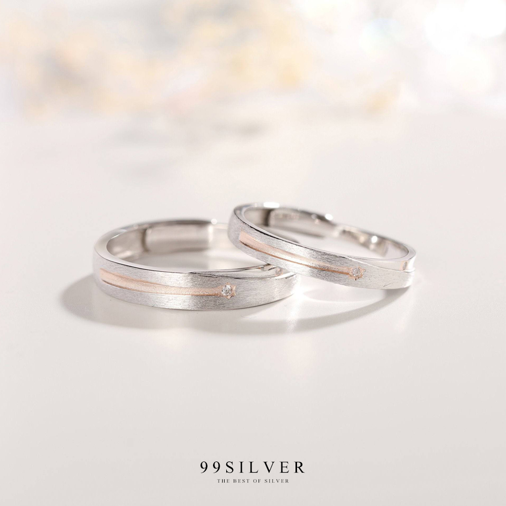 แหวนคู่รัก Falling Star ตัวเรือนปัดแฮรไลน์และ Spot พิ้งค์โกลในร่องดาวตก