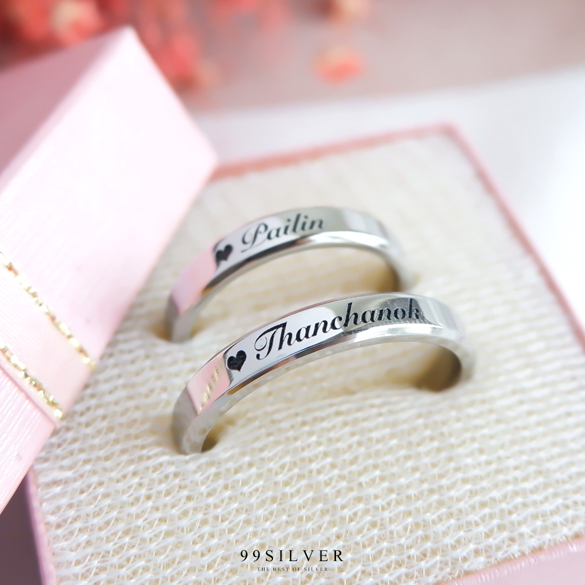แหวนสแตนเลสแท้หน้ากว้าง 4 มิลลิเมตร ขอบลดมุมตัดสวยงาม ตัวเรือนสีเงินเงา