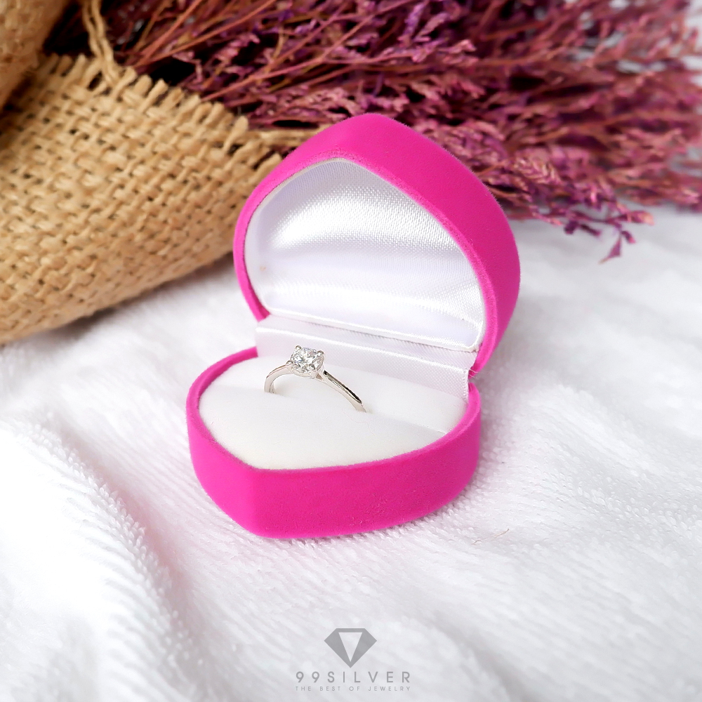 กล่องกำมะหยี่หัวใจ สีชมพูเข้ม ฝาแข็ง ข้างในบุผ้ากำมะหยี่สีขาว