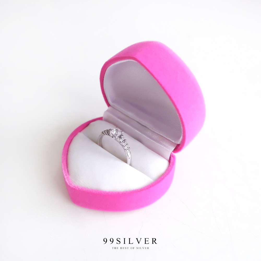 กล่องกำมะหยี่หัวใจ สีชมพูเข้ม ฝาแข็ง ข้างในบุผ้ากำมะหยี่สีขาว