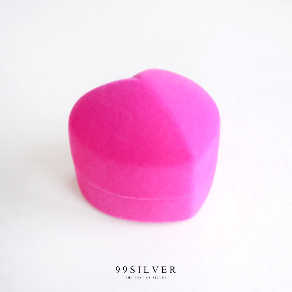 กล่องกำมะหยี่หัวใจ สีชมพูเข้ม ฝาแข็ง ข้างในบุผ้ากำมะหยี่สีขาว