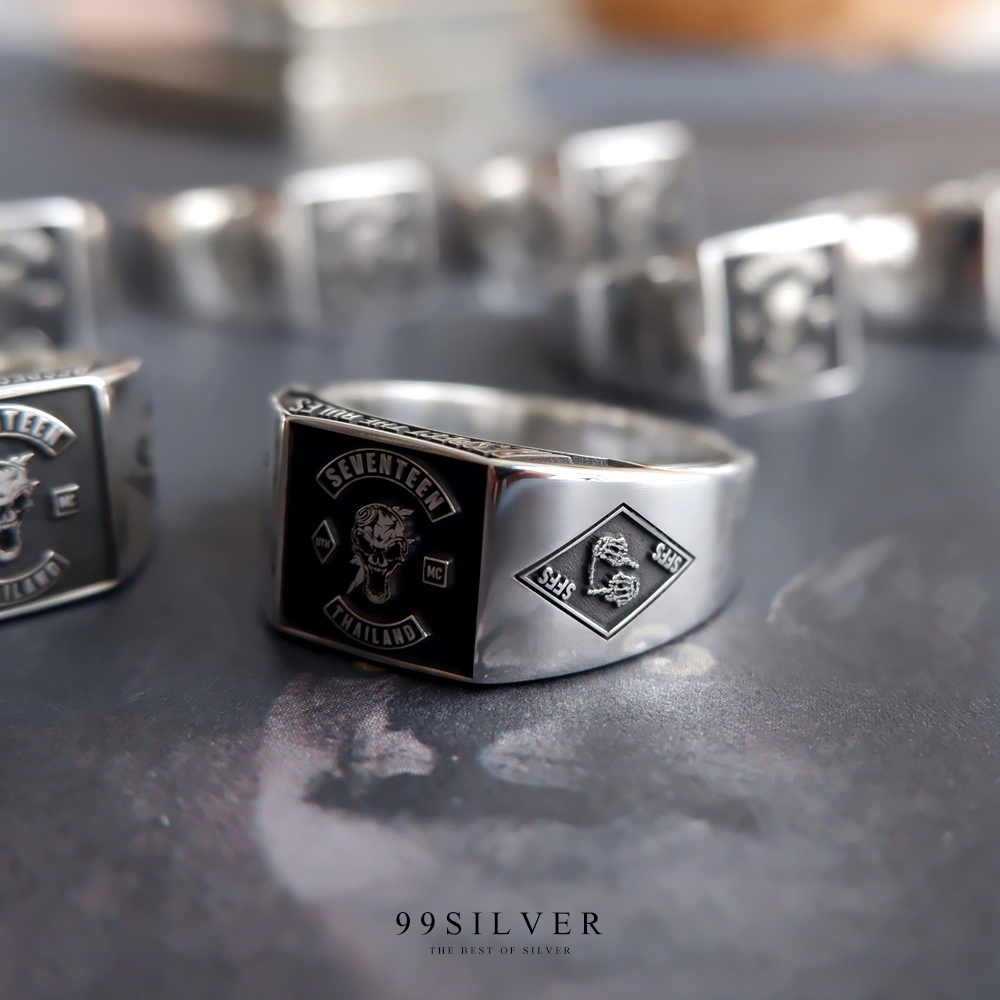 แหวน Signet Ring ออกแบบได้เองตามที่ต้องการ ตัวเรือนหน้าเหลี่ยม 11x11 มิลลิเมตร เนื้อตัน