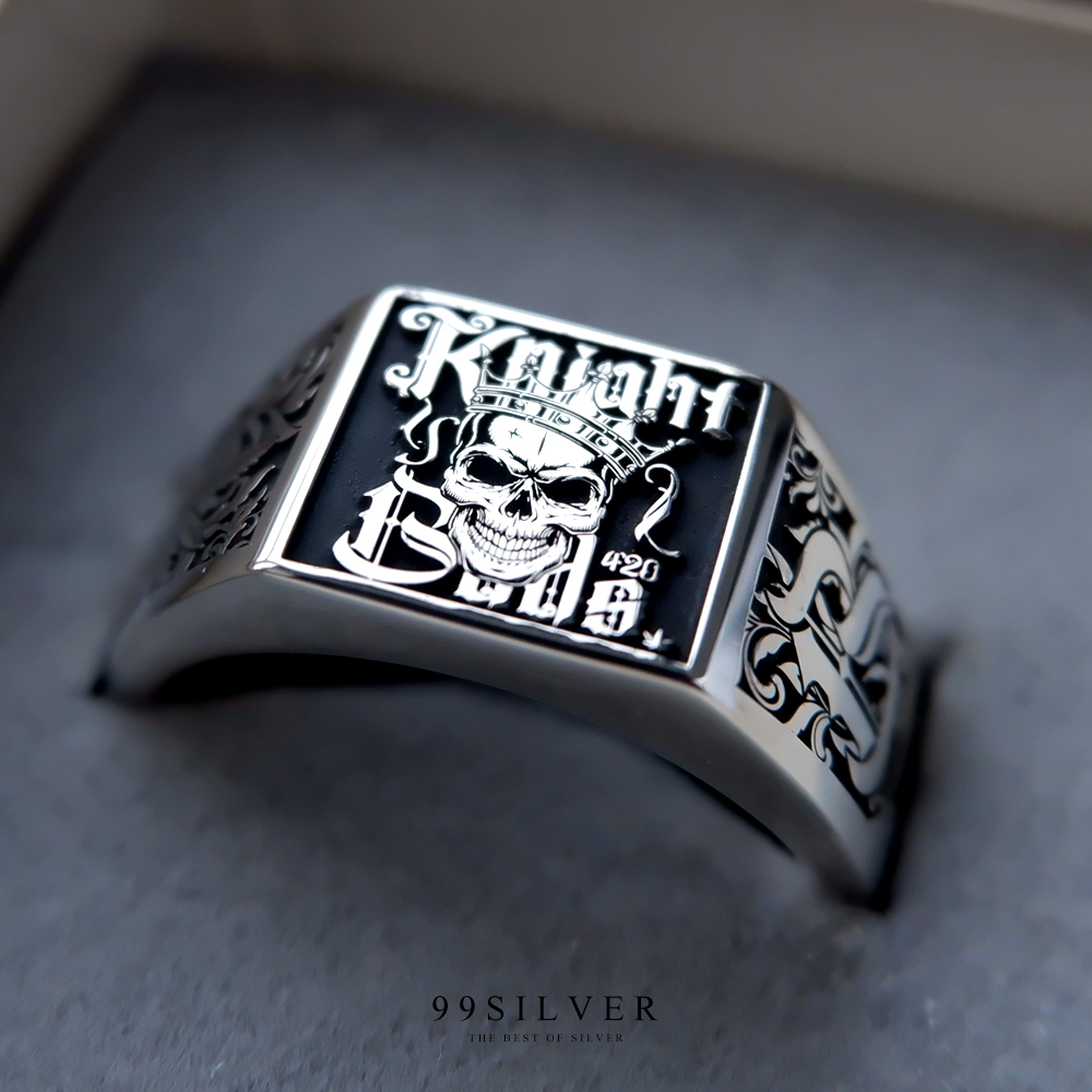 แหวน Signet Ring ออกแบบได้เองตามที่ต้องการ ตัวเรือนหน้าเหลี่ยม 11x11 มิลลิเมตร เนื้อตัน