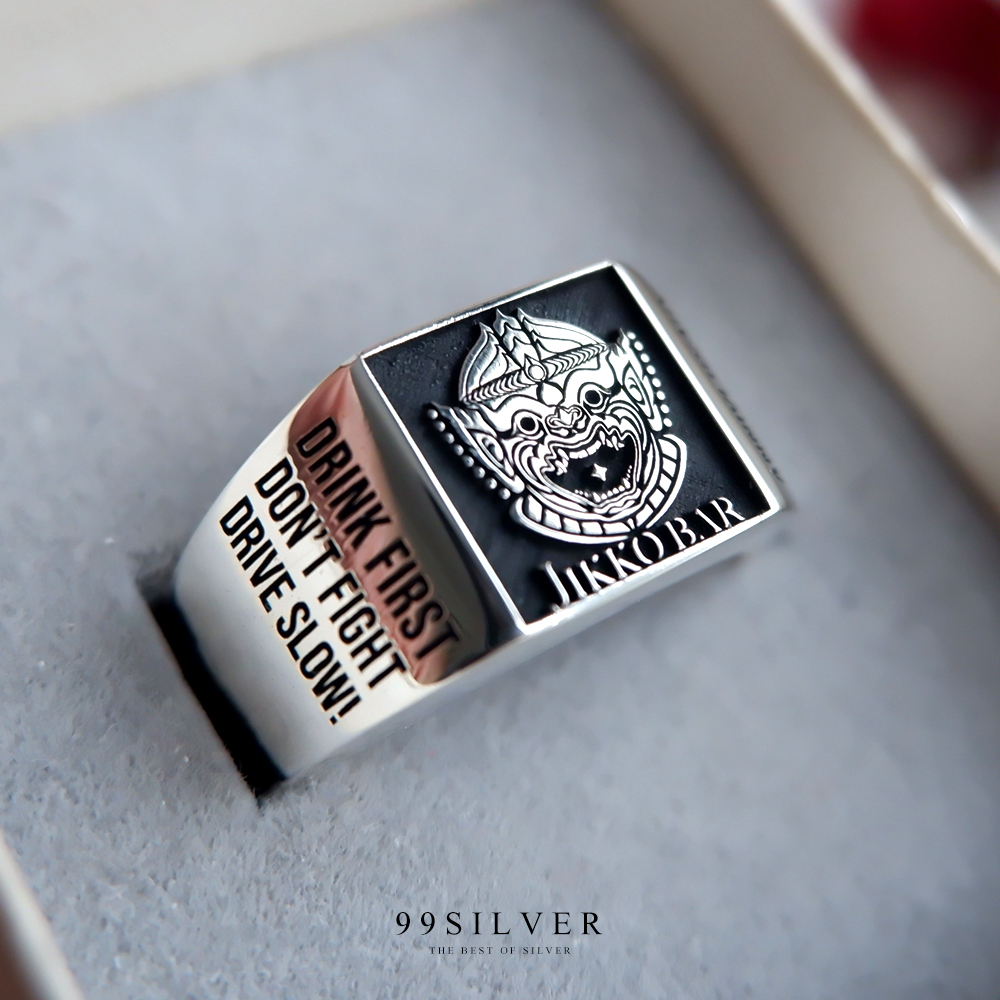 แหวน Signet Ring ออกแบบได้เองตามที่ต้องการ ตัวเรือนหน้าเหลี่ยม 11x11 มิลลิเมตร เนื้อตัน