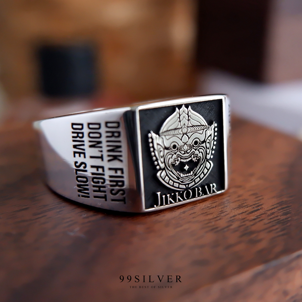 แหวนหน้าเหลี่ยม 11x11 มม. เนื้อตัน สามารถออกแบบ logo หรืออักษรได้อิสระ