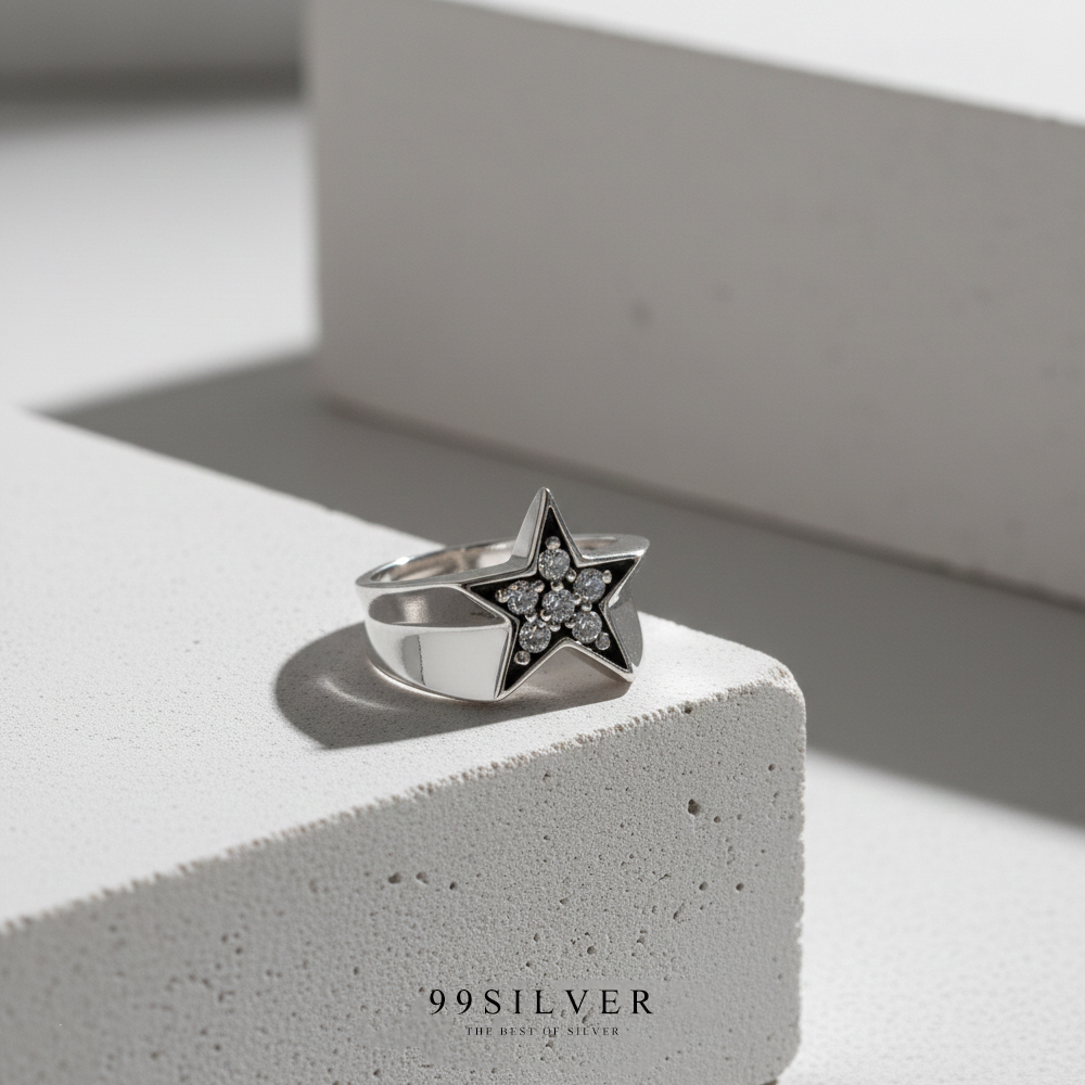 แหวนดาว The Star ประดับเพชร Cz Swiss หน้าเรือนพร้อมลงยาดำ