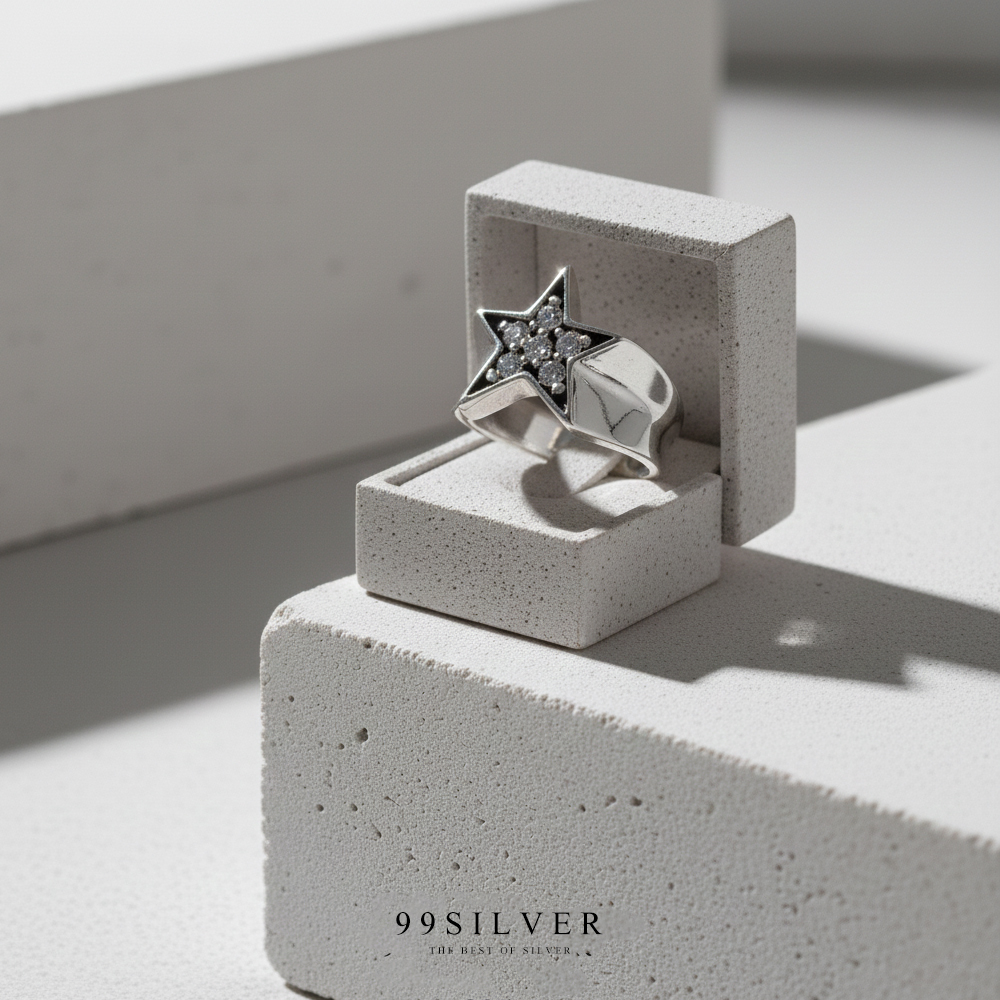 แหวนดาว The Star ประดับเพชร Cz Swiss หน้าเรือนพร้อมลงยาดำ