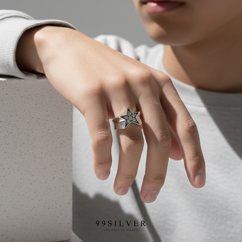 แหวนดาว The Star ประดับเพชร Cz Swiss หน้าเรือนพร้อมลงยาดำ